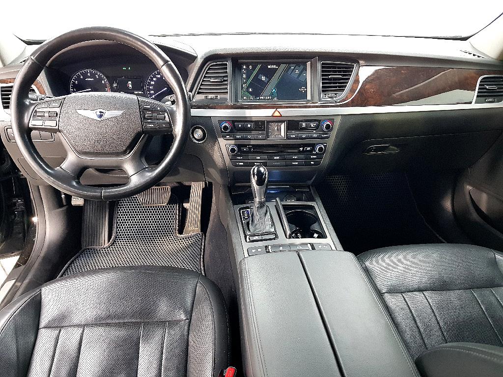 HYUNDAI Genesis - Vista 7