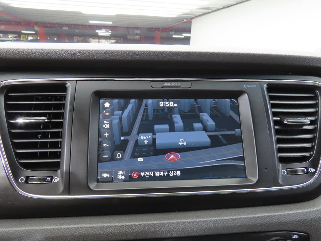 KIA Carnival - Vista 11