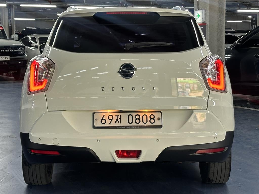 Ssangyong Tivoli - Vista 6