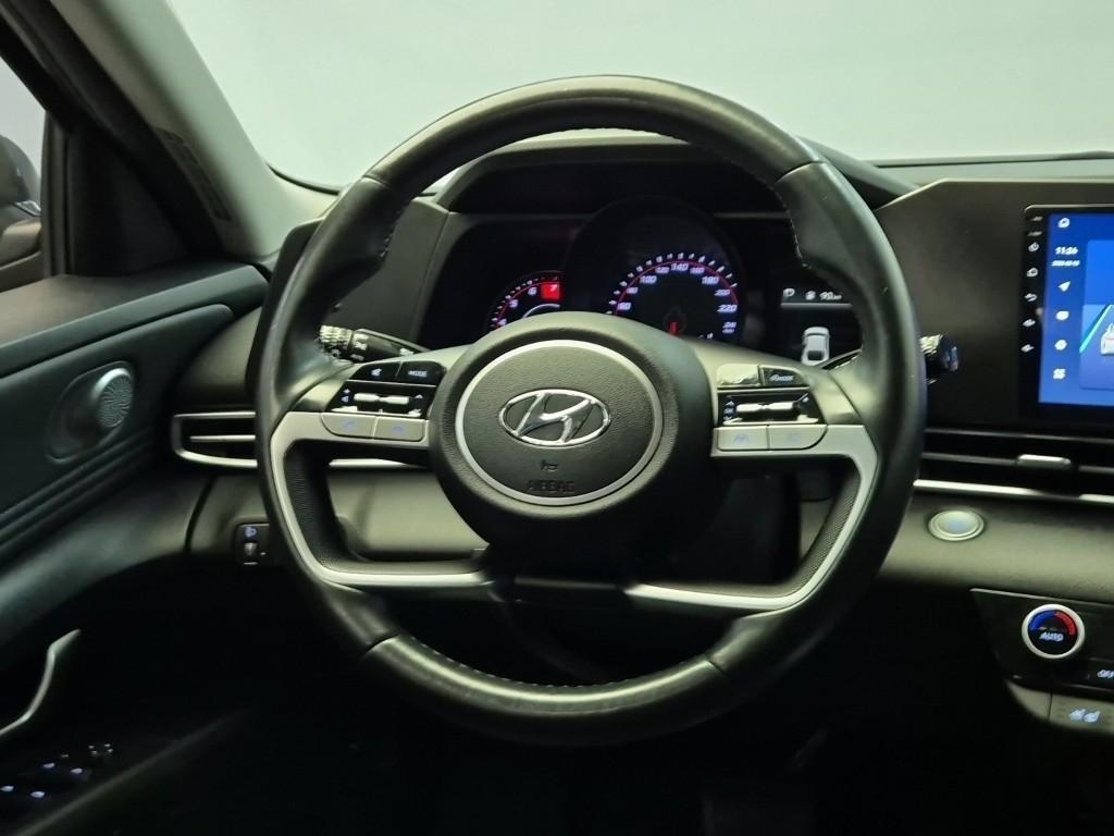 HYUNDAI Avante - Vista 12