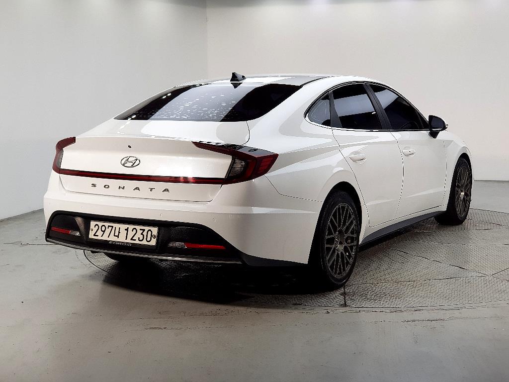 HYUNDAI Sonata - Vista 3