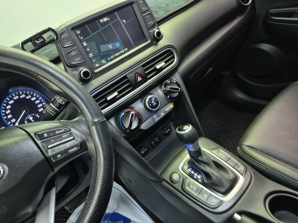 HYUNDAI Kona - Vista 12