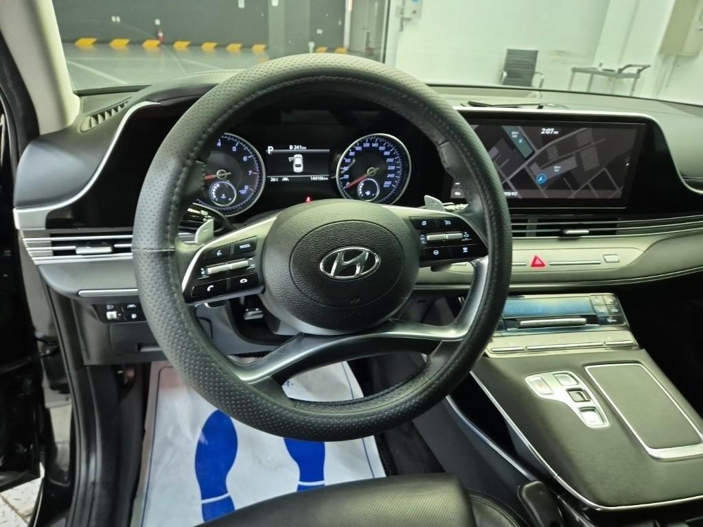 HYUNDAI Grandeur - Vista 11