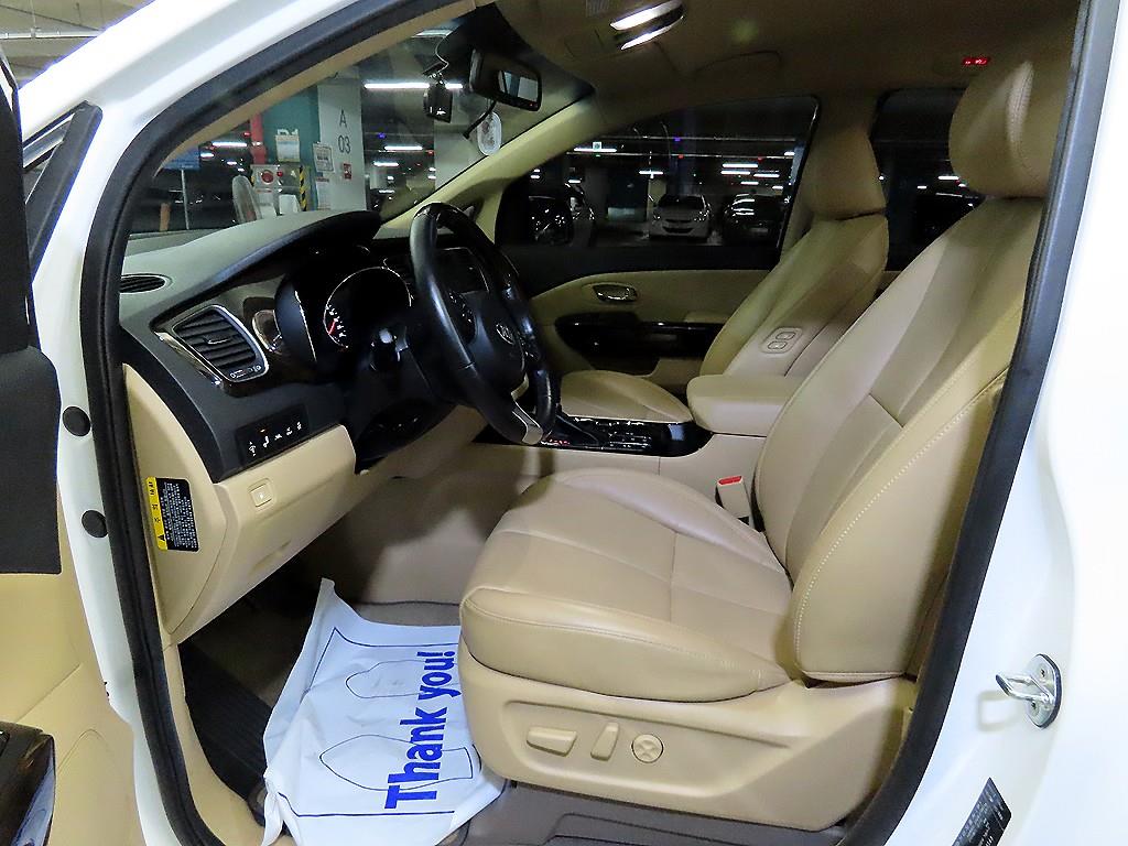 KIA Carnival - Vista 8