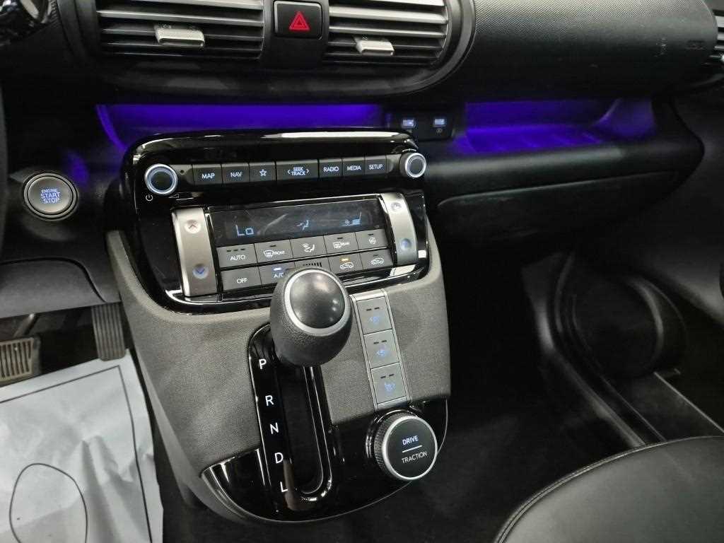 HYUNDAI Casper - Vista 10