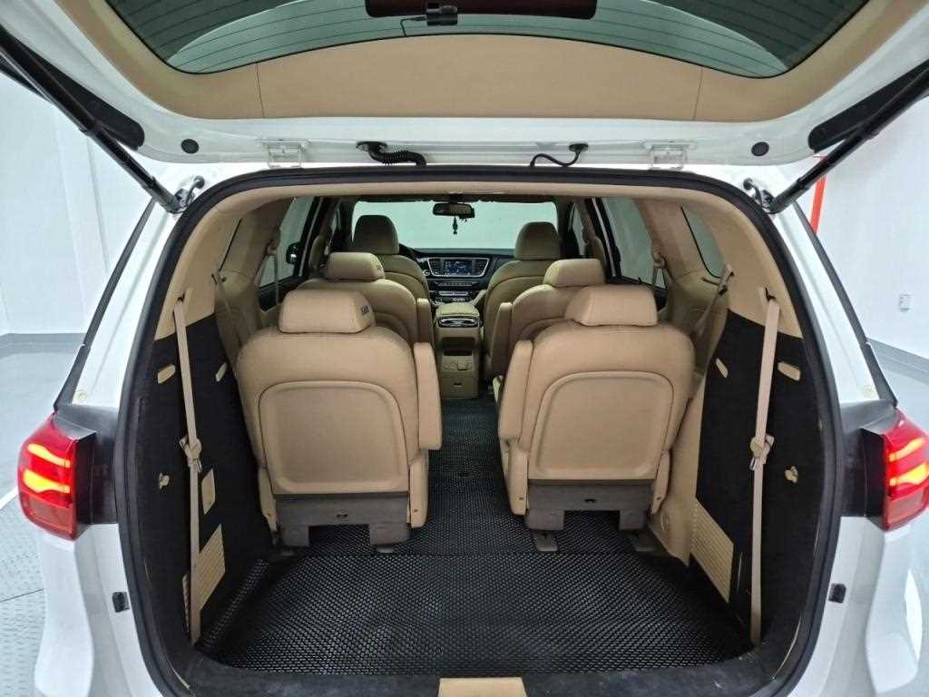 KIA Carnival 2018 Blanco - Importación desde Corea - HF Imports Iquique - Foto 15