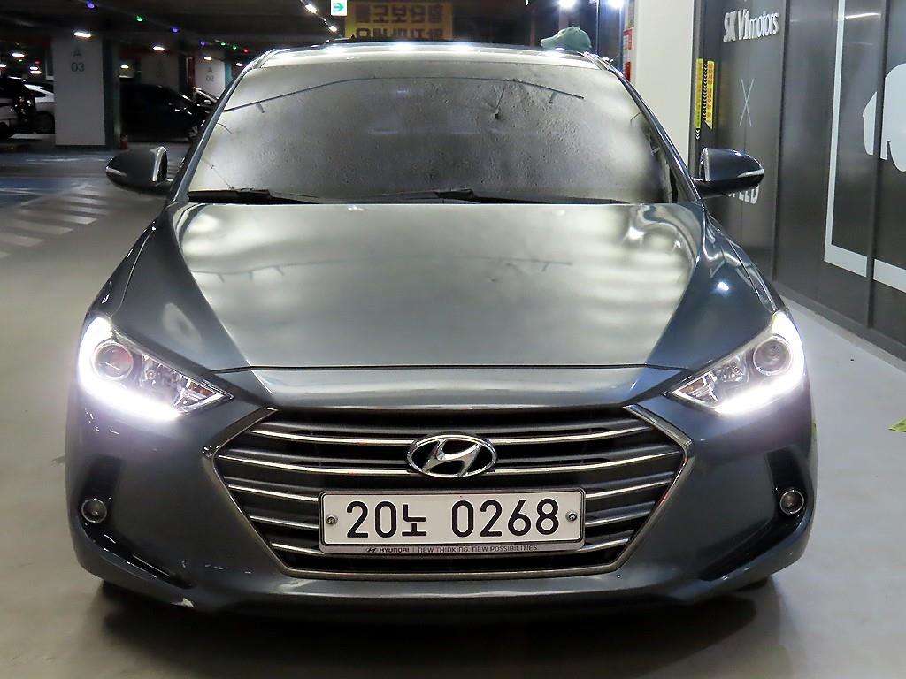 HYUNDAI Avante - Vista 2