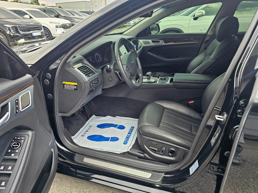 Genesis G80 - Vista 10