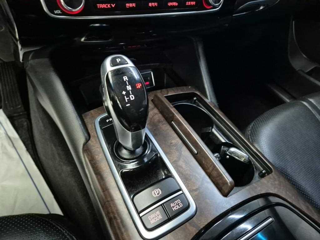 KIA K9 - Vista 10