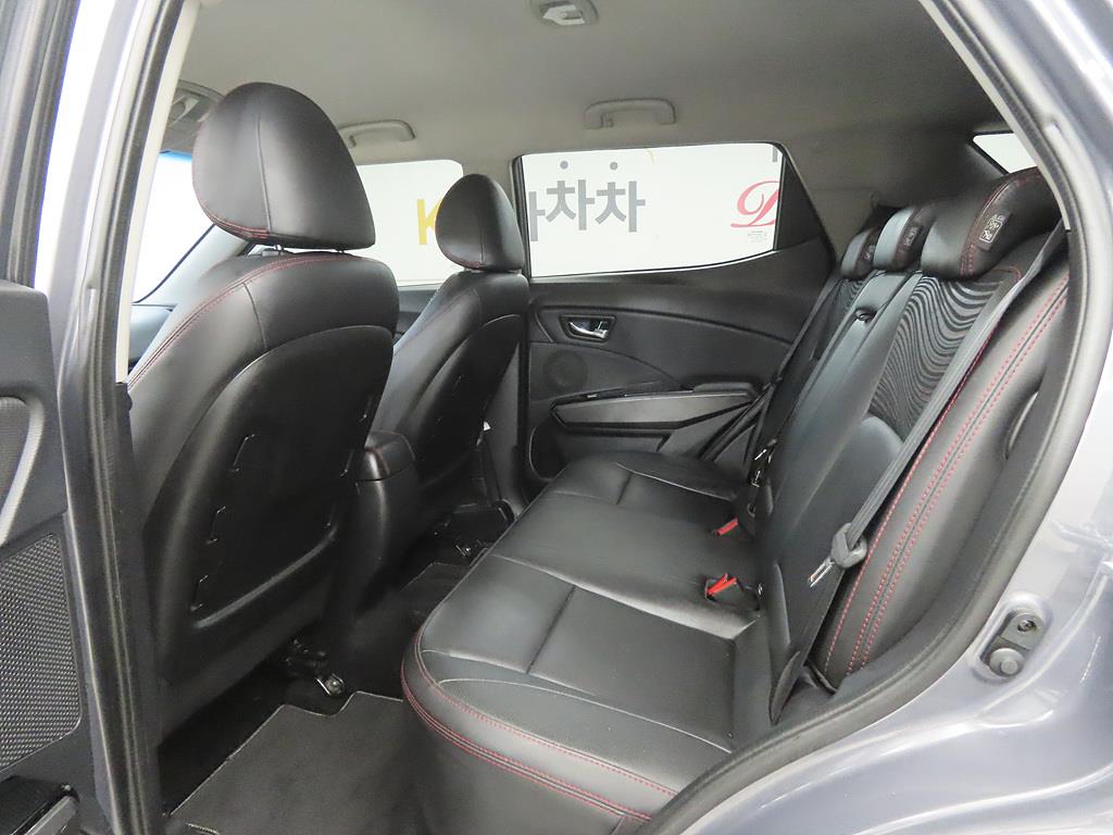 Ssangyong Tivoli - Vista 8