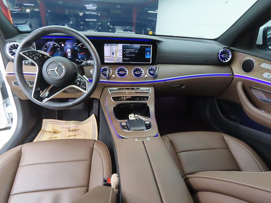 Mercedes Benz E class - Vista 9