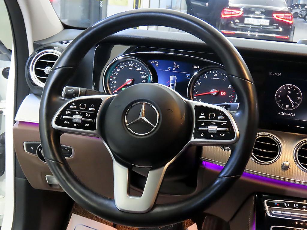 Mercedes Benz E class - Vista 10
