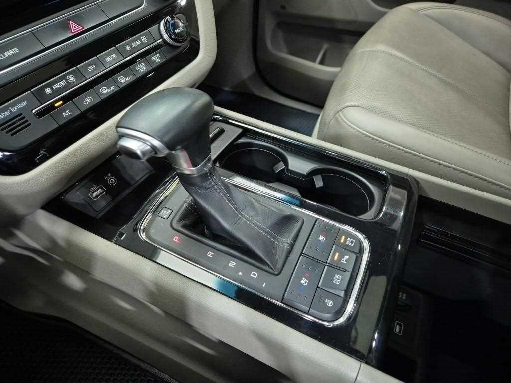 KIA Carnival - Vista 10