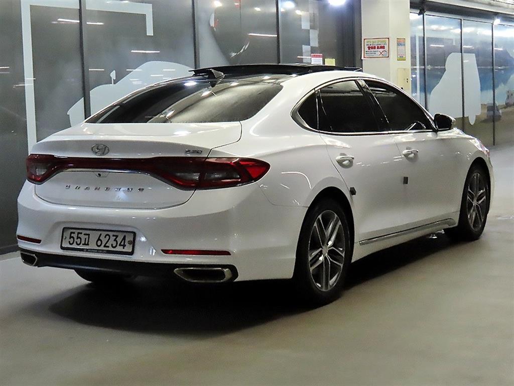 HYUNDAI Grandeur - Vista 6