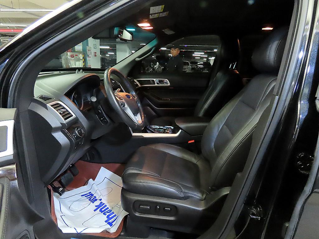 Ford Explorer - Vista 8