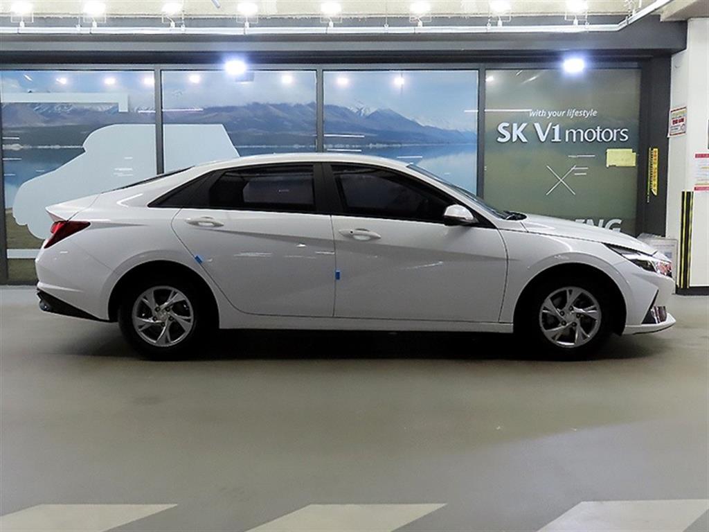 HYUNDAI Avante - Vista 3