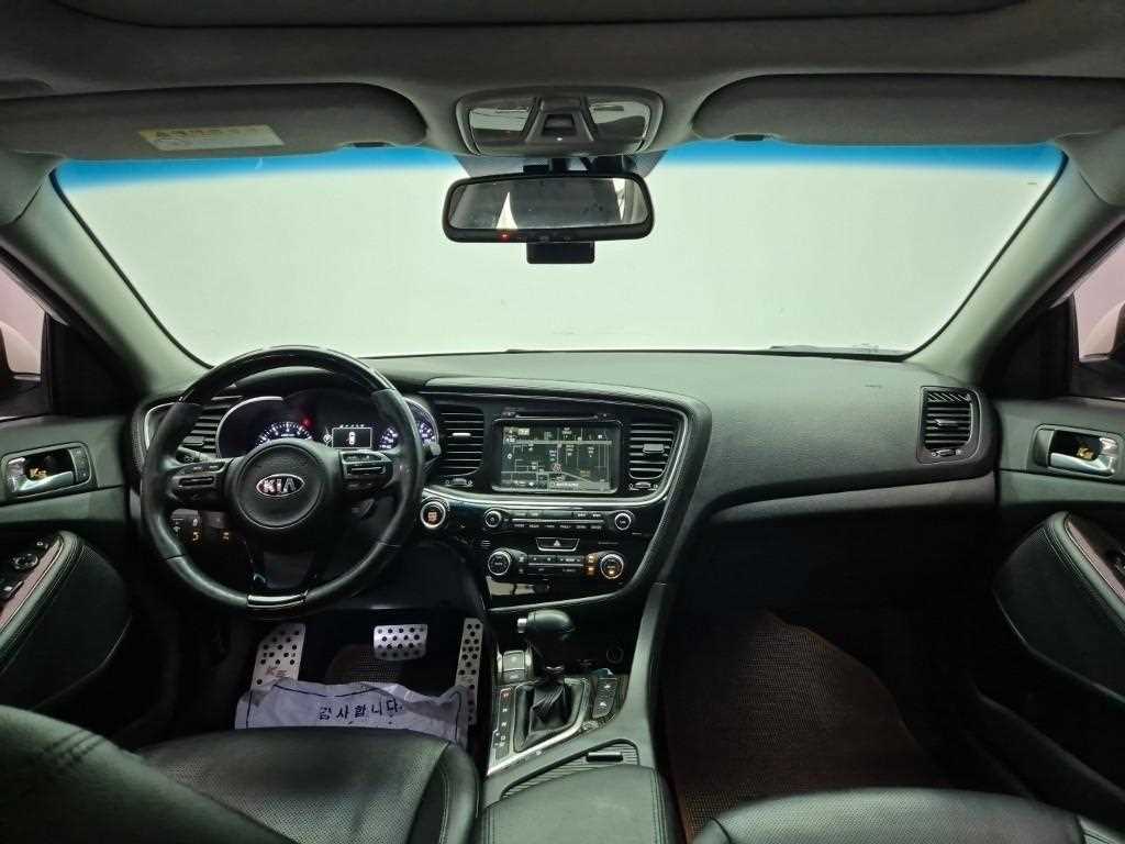 KIA K5 - Vista 9