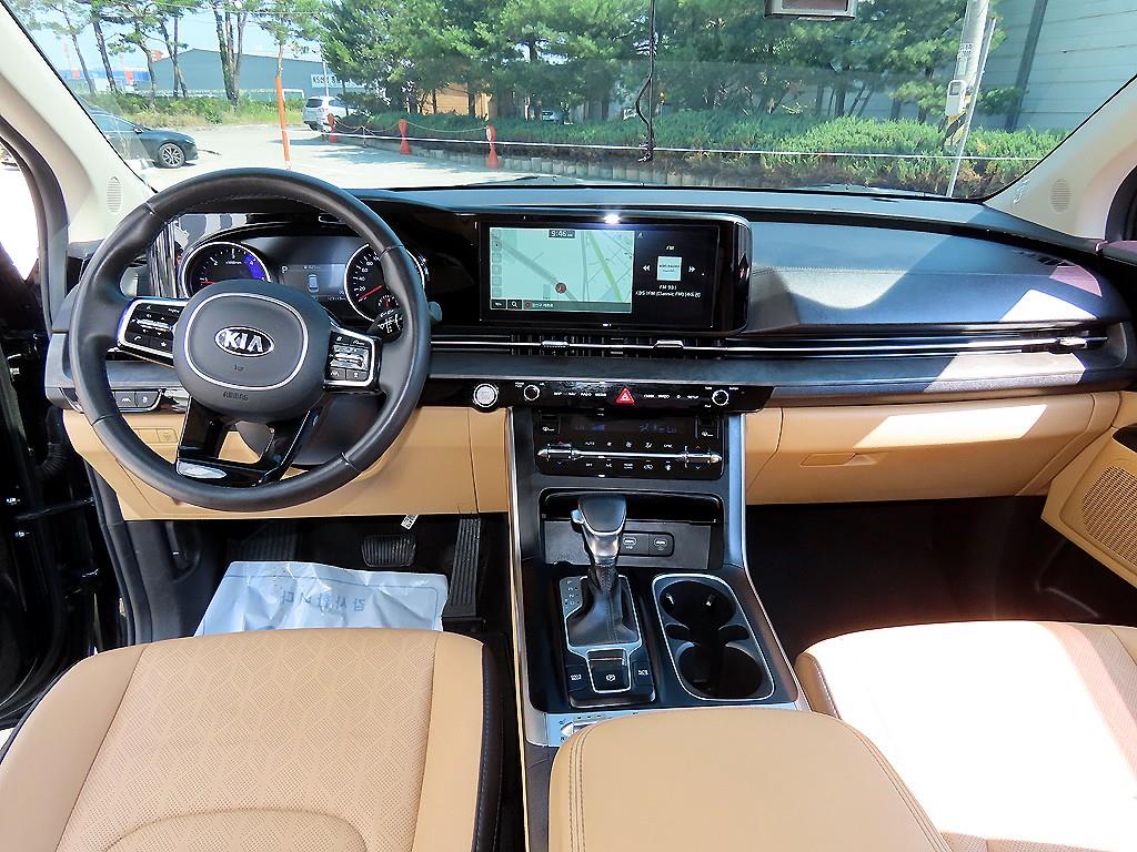 KIA Carnival - Vista 9