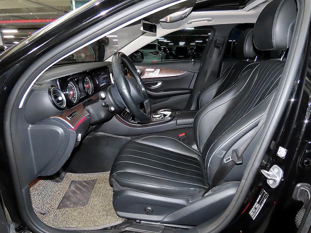 Mercedes Benz E class - Vista 8