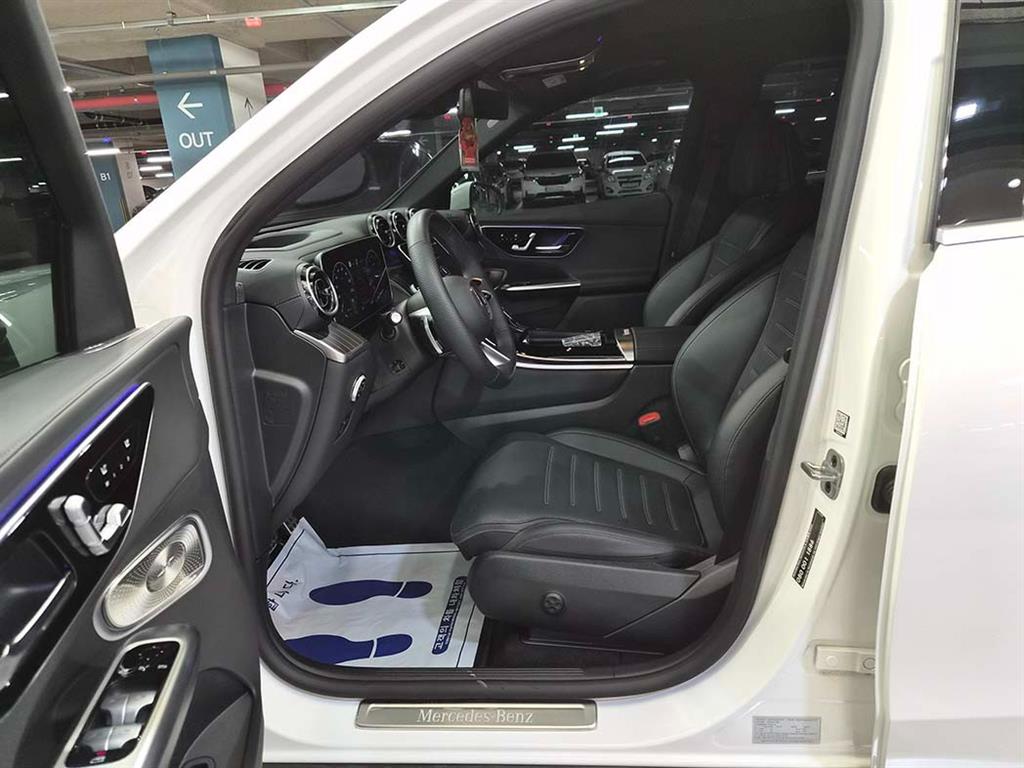 Mercedes Benz GLC Class - Vista 8