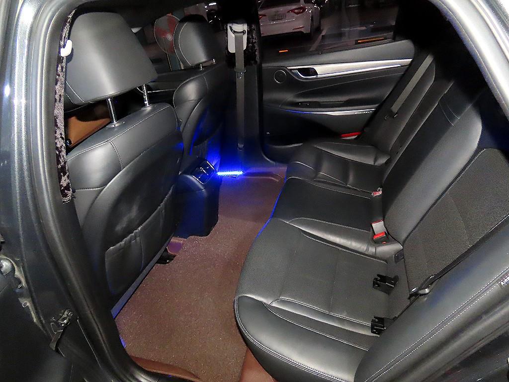 HYUNDAI Grandeur - Vista 9