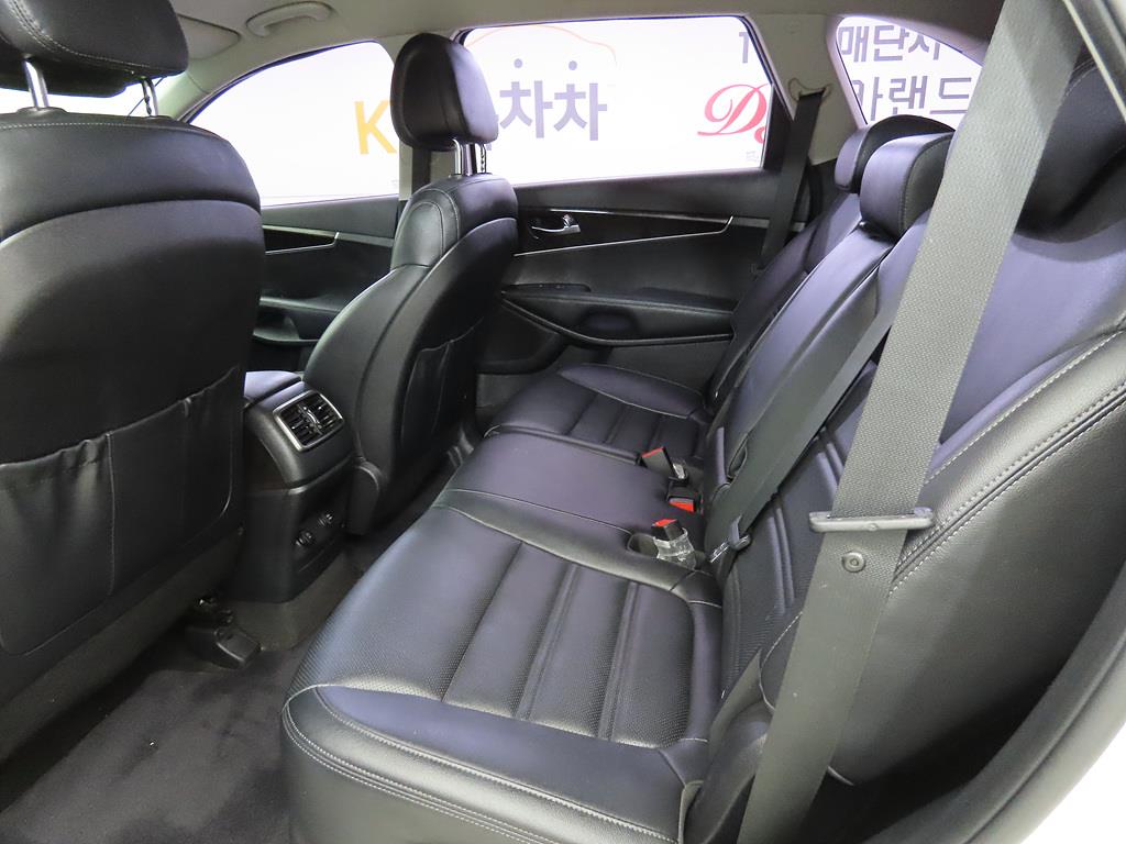 KIA Sorento - Vista 8