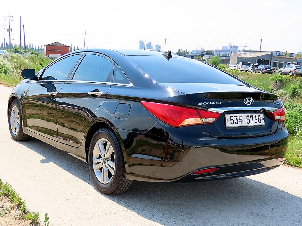 HYUNDAI Sonata - Vista 3