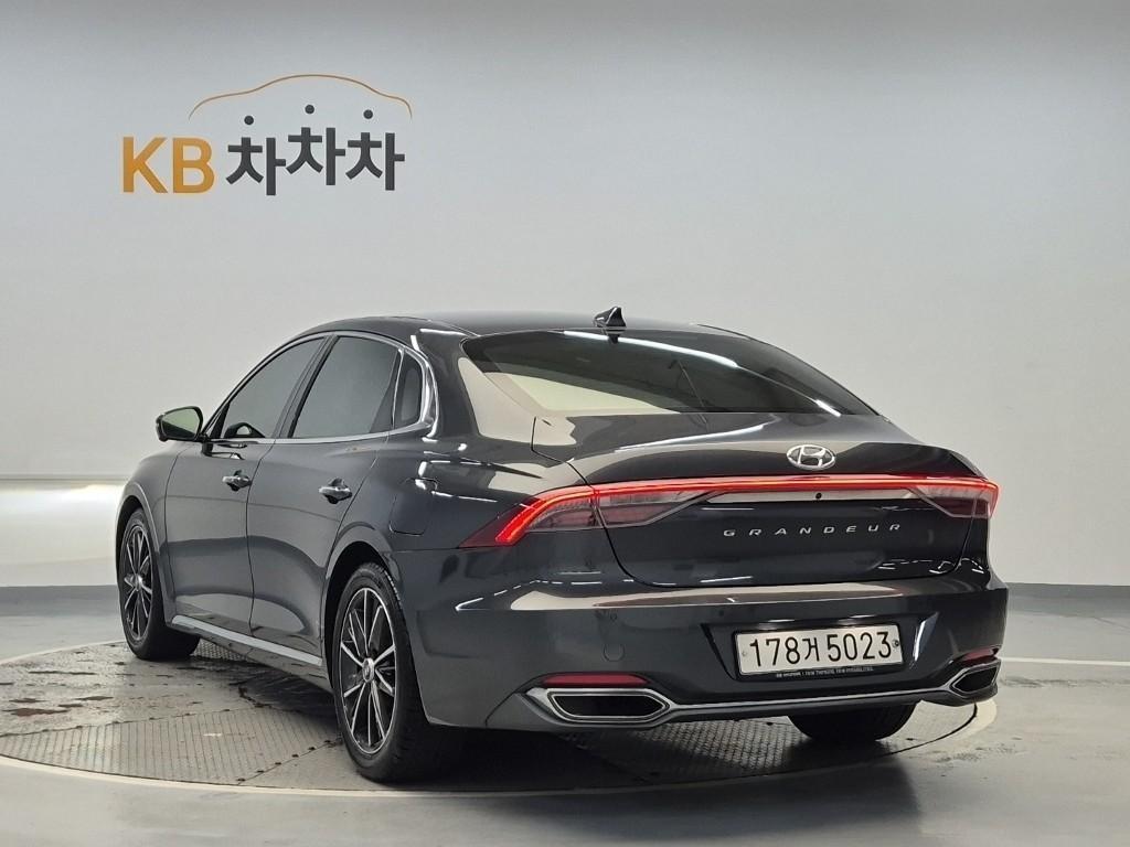 HYUNDAI Grandeur - Vista 2