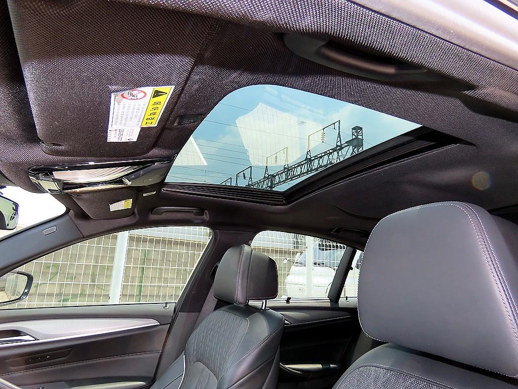 BMW 5 Series 2018 Negro - Importación desde Corea - HF Imports Iquique - Foto 19