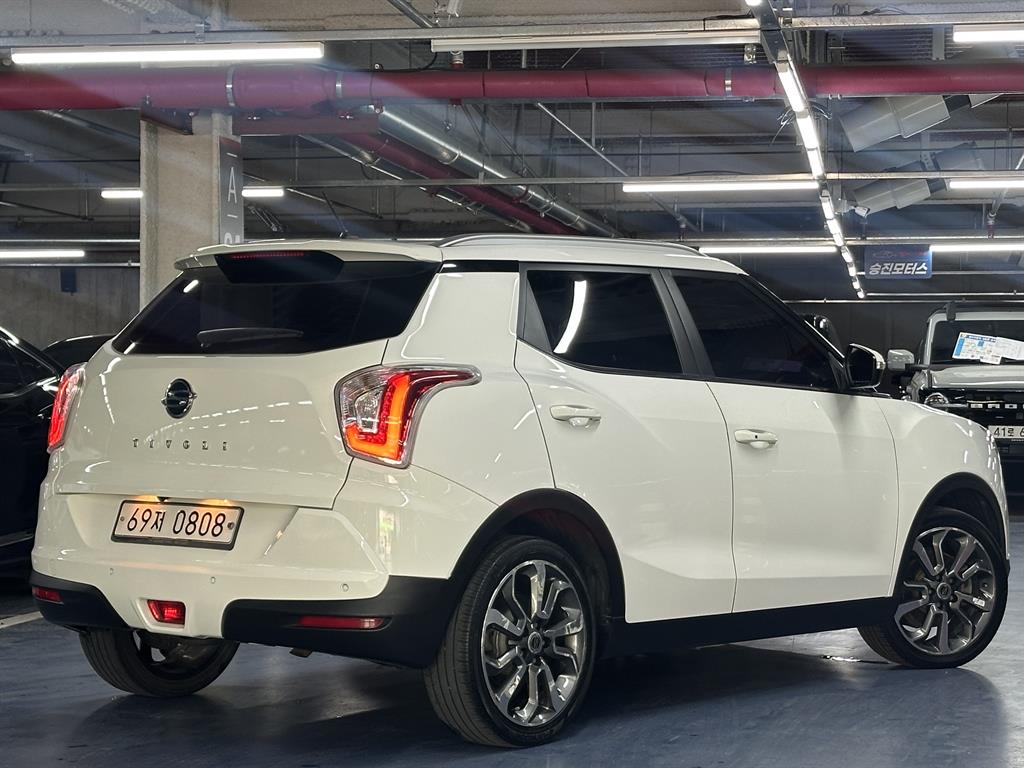 Ssangyong Tivoli - Vista 2