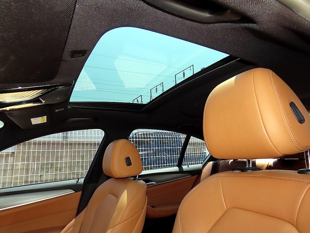 BMW 5 Series 2018 Gris - Importación desde Corea - HF Imports Iquique - Foto 19