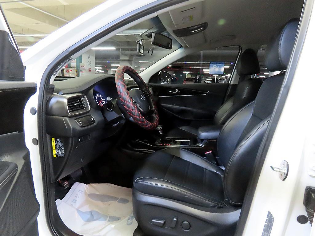 KIA Sorento - Vista 8