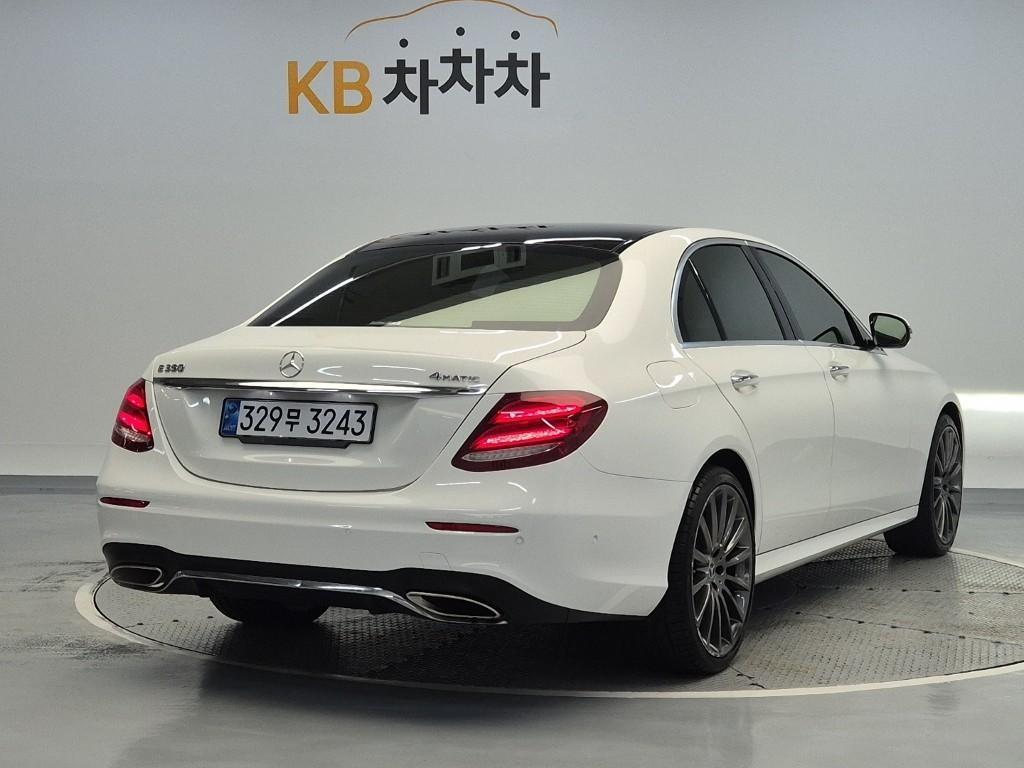 Mercedes Benz E class - Vista 3