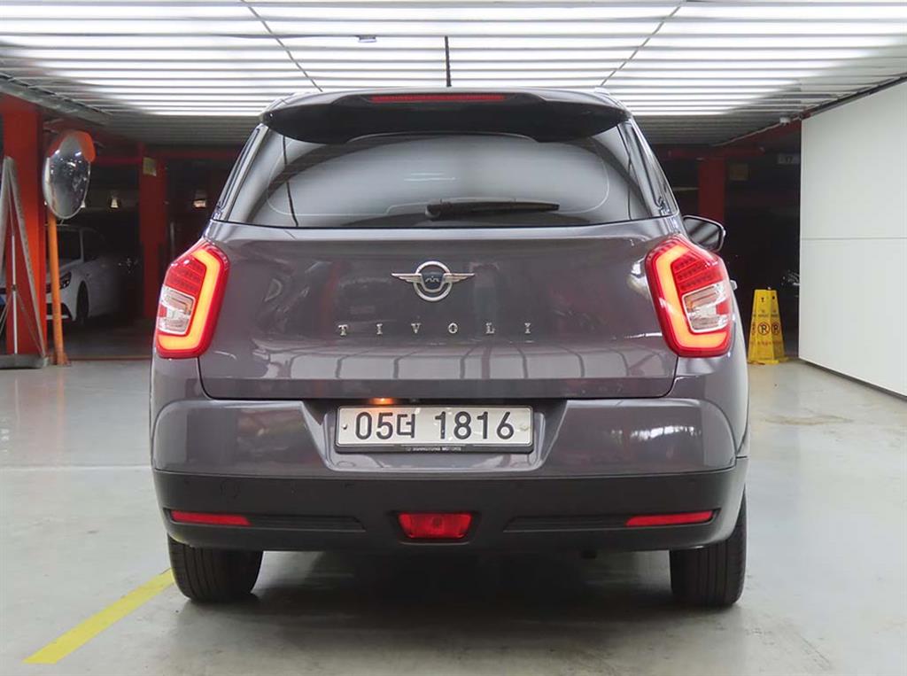 Ssangyong Tivoli - Vista 3