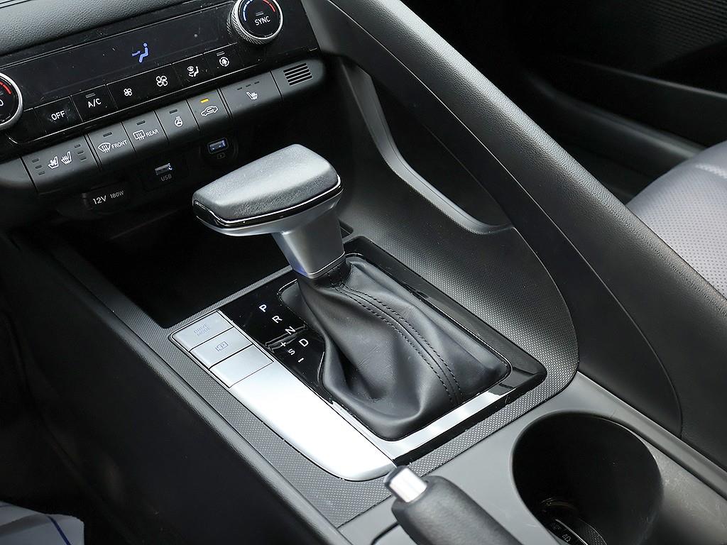 HYUNDAI Avante - Vista 12