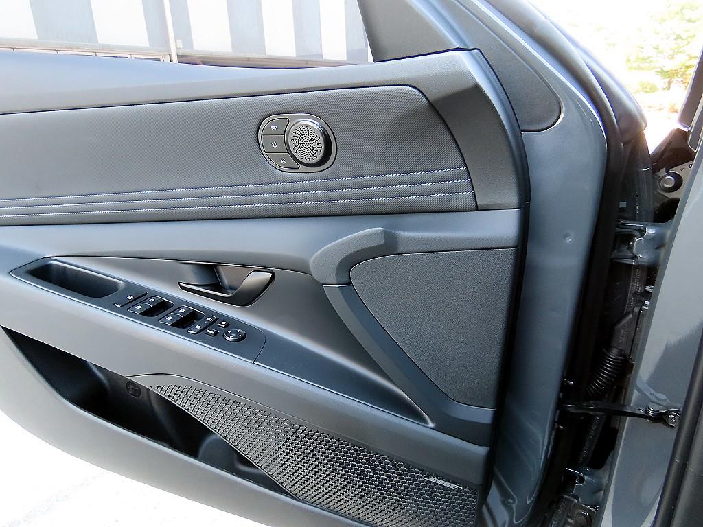 HYUNDAI Avante 2024 Gris - Importación desde Corea - HF Imports Iquique - Foto 13