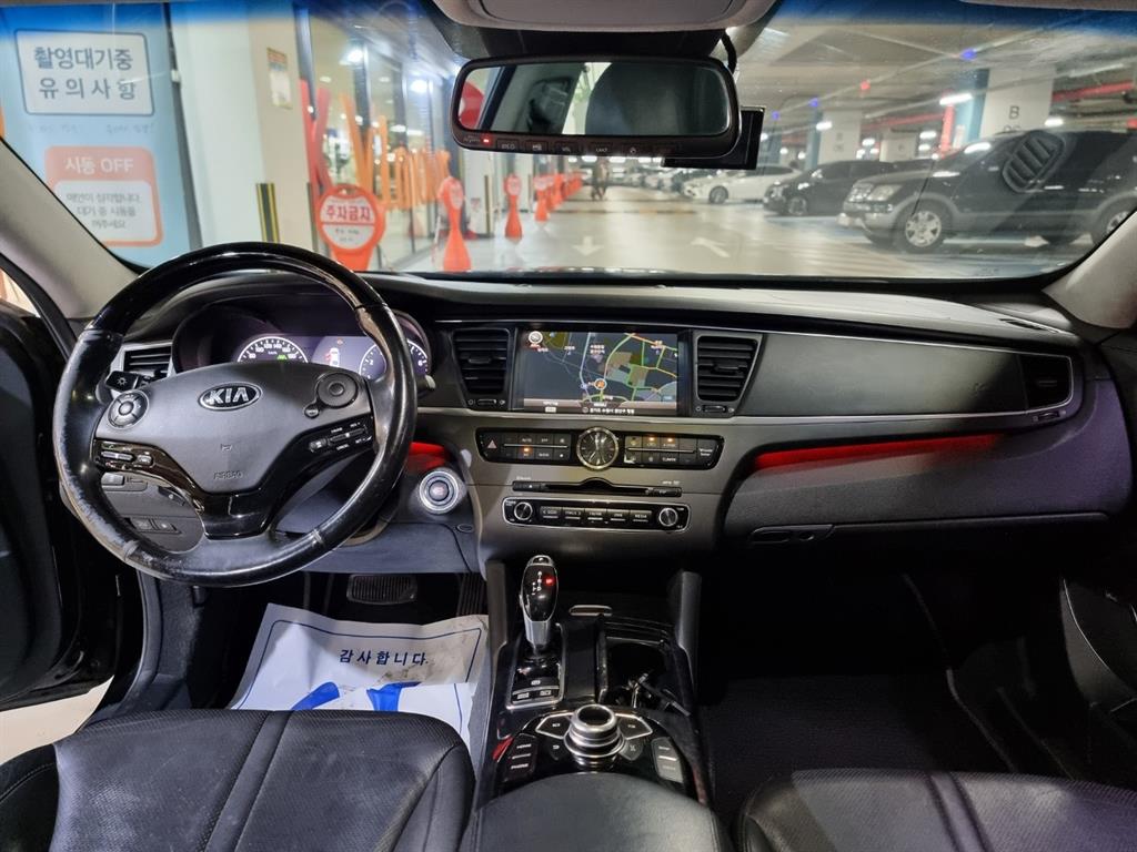 KIA K9 - Vista 10