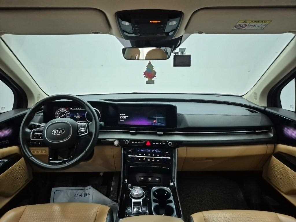 KIA Carnival - Vista 9
