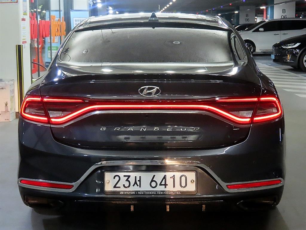 HYUNDAI Grandeur - Vista 7