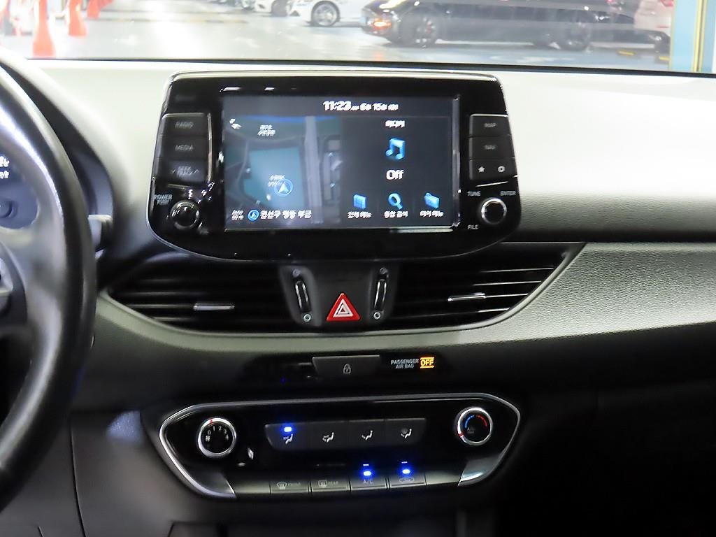 HYUNDAI i30 2018 Negro - Importación desde Corea - HF Imports Iquique - Foto 13