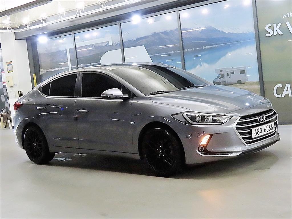 HYUNDAI Avante 2018 Gris - Importación desde Corea - HF Imports Iquique - Foto 1
