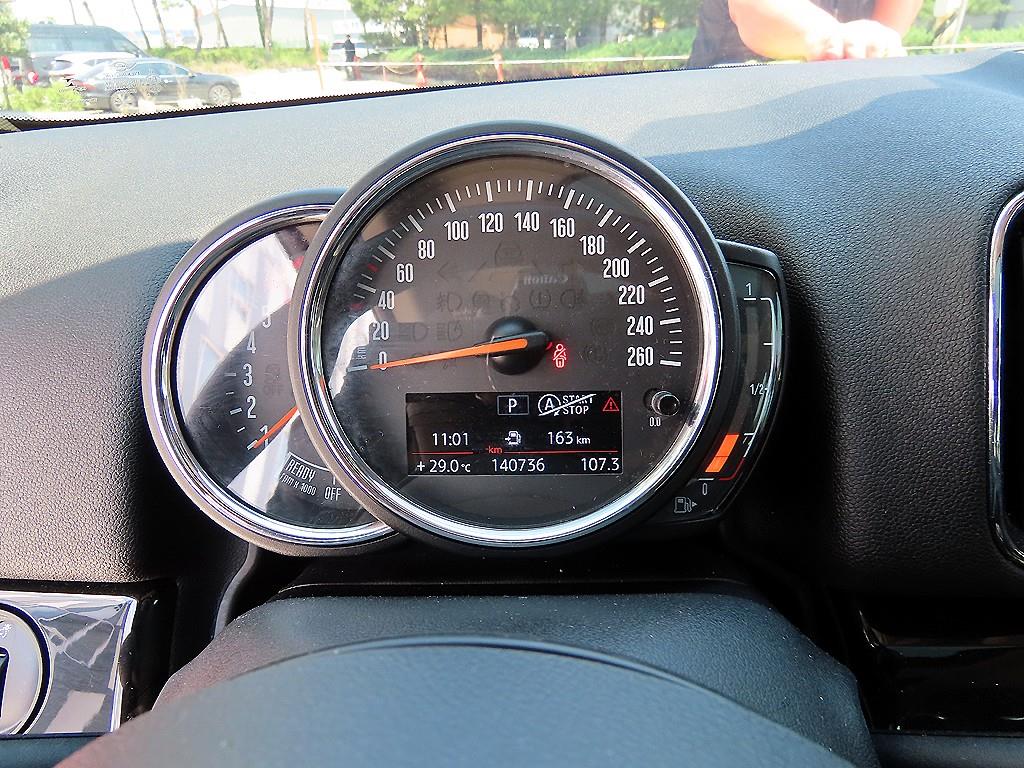 Mini Countryman - Vista 11