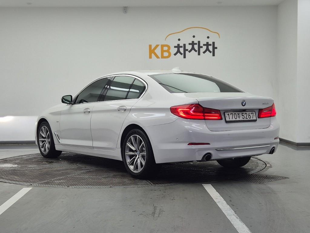 BMW 5 Series - Vista 3