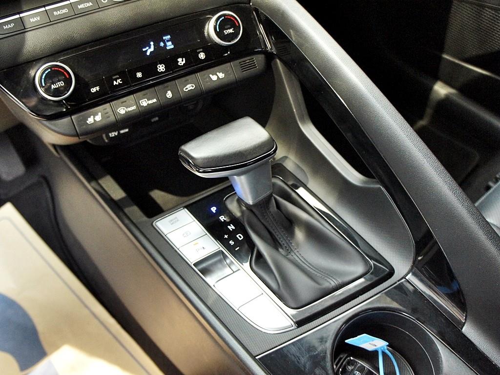 HYUNDAI Avante 2022 Blanco - Importación desde Corea - HF Imports Iquique - Foto 13