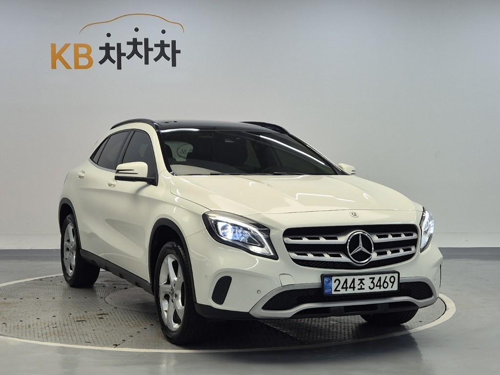 Mercedes Benz GLA Class - Vista 6