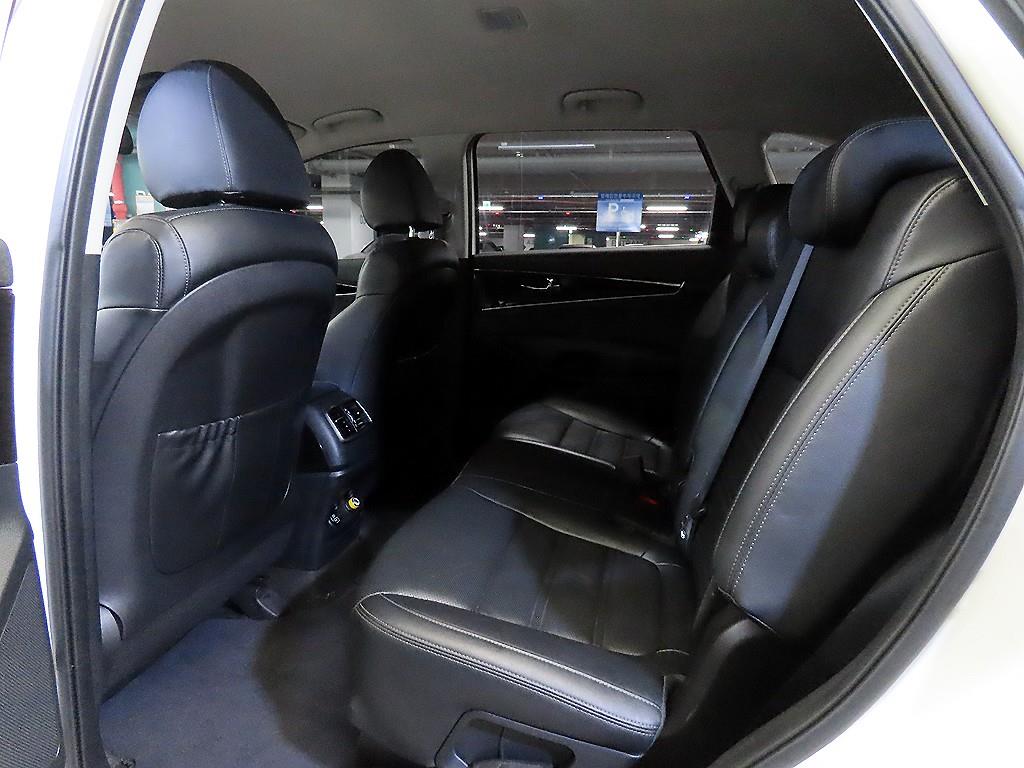 KIA Sorento - Vista 9