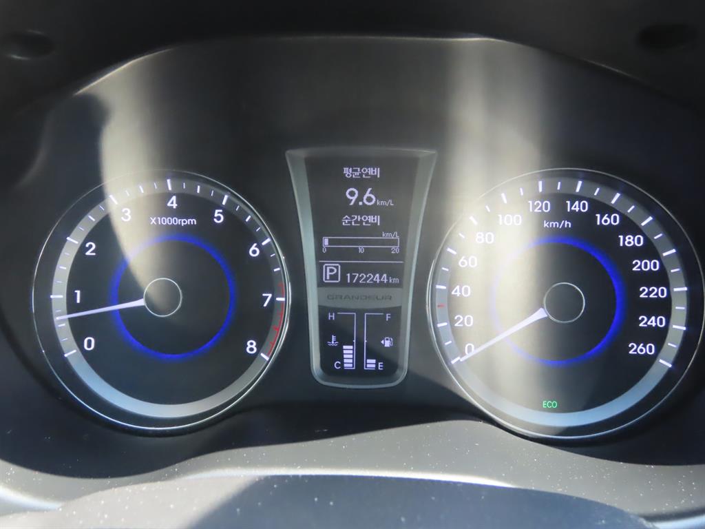 HYUNDAI Grandeur - Vista 11