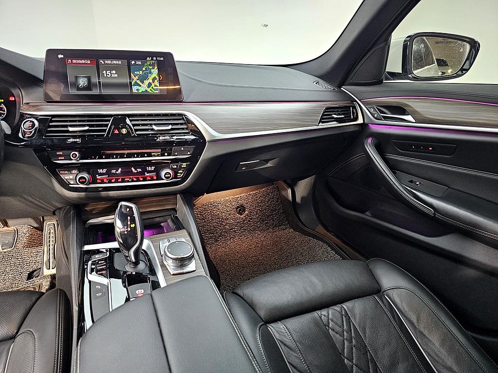 BMW 5 Series - Vista 11