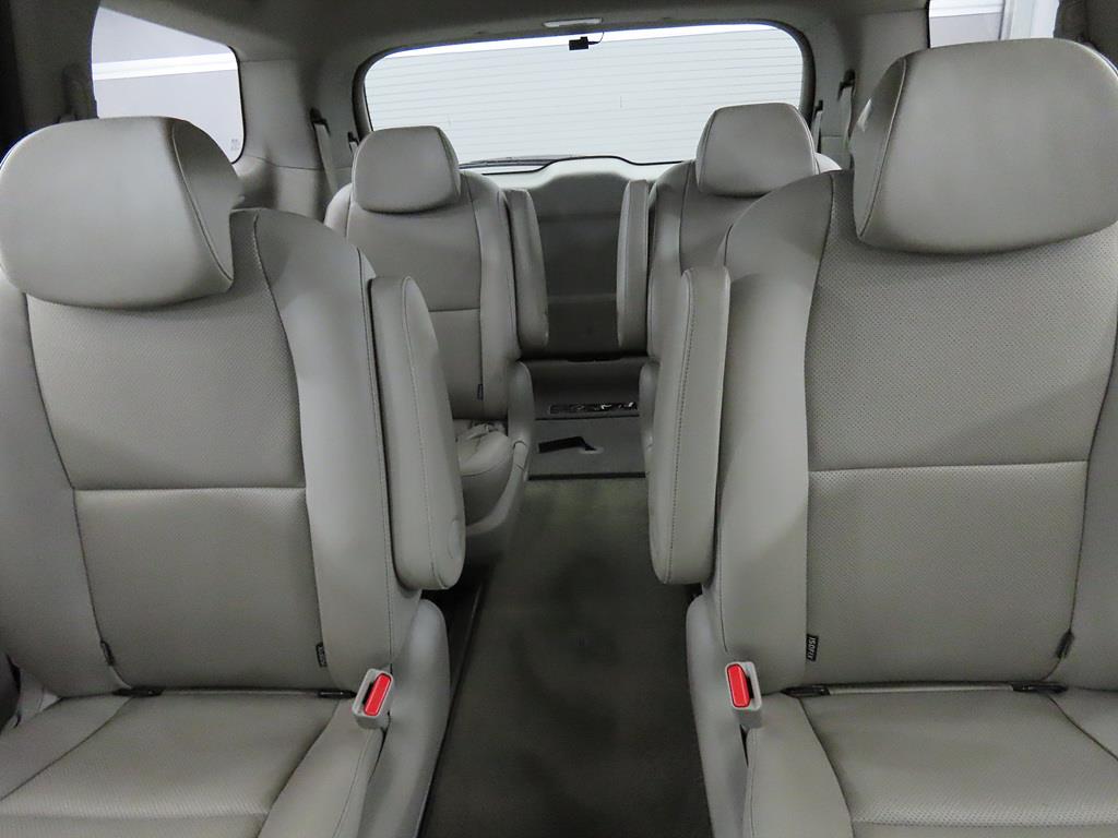 KIA Carnival - Vista 10
