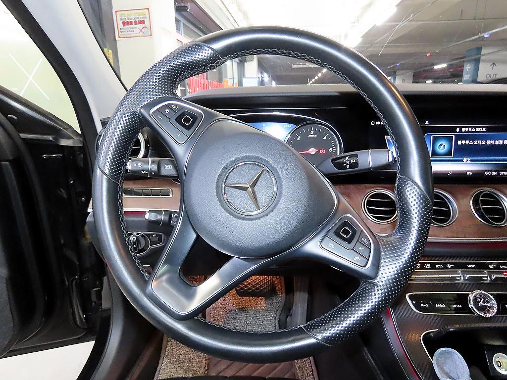 Mercedes Benz E class - Vista 10
